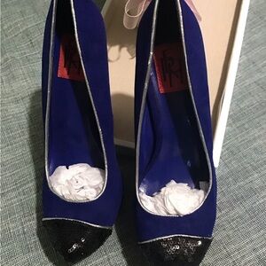 Gorgeous, royal blue, suede 6’blackHeels Size8 sequence black tip.Beautiful Pair